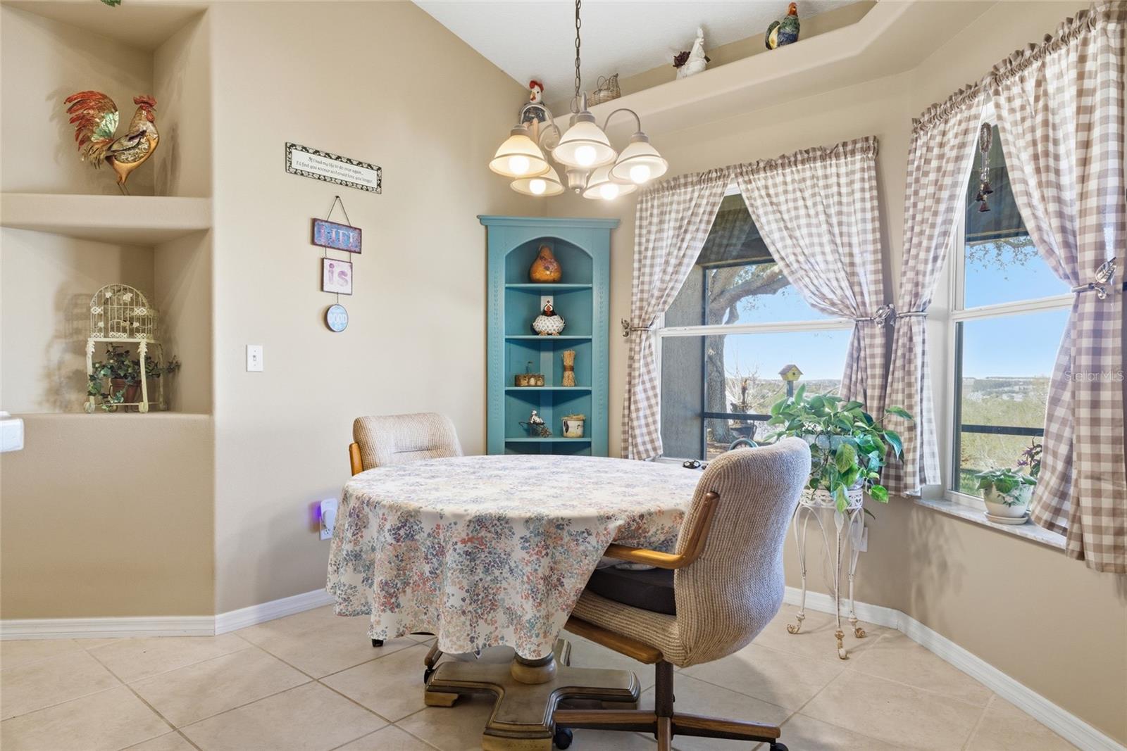 Image 13 of 34 For 932 Cornell Avenue