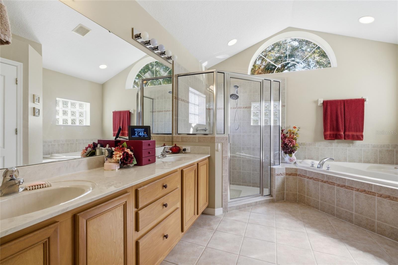 Image 17 of 34 For 932 Cornell Avenue