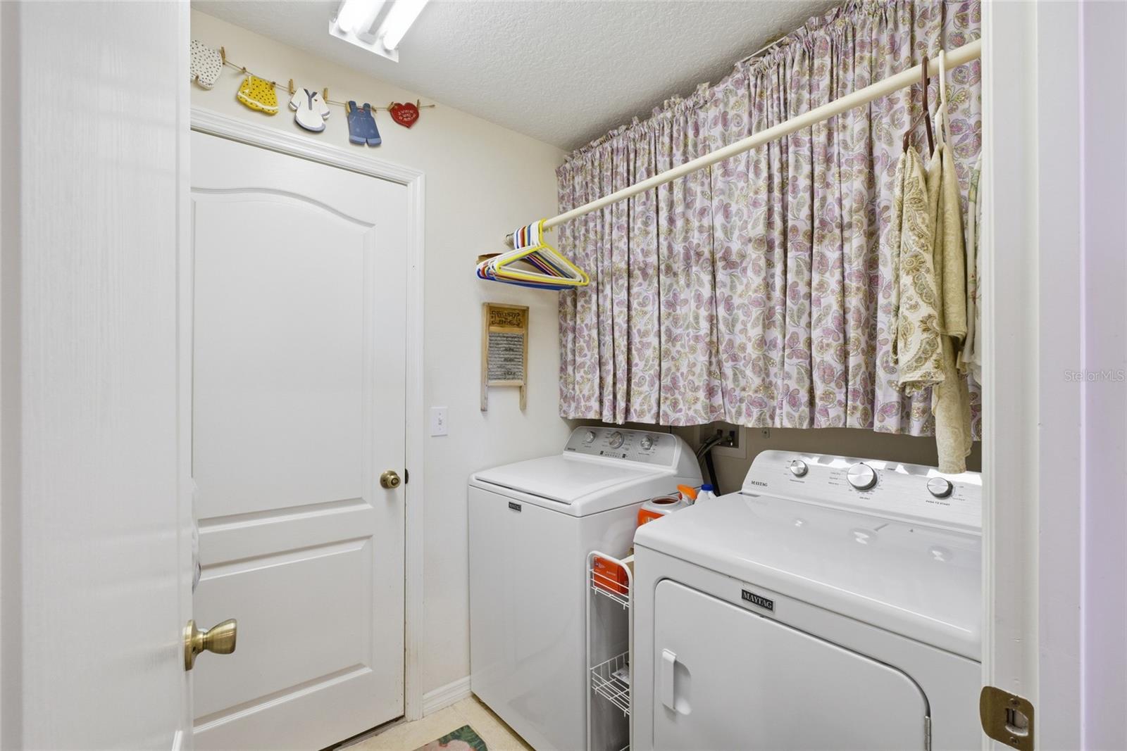 Image 22 of 34 For 932 Cornell Avenue