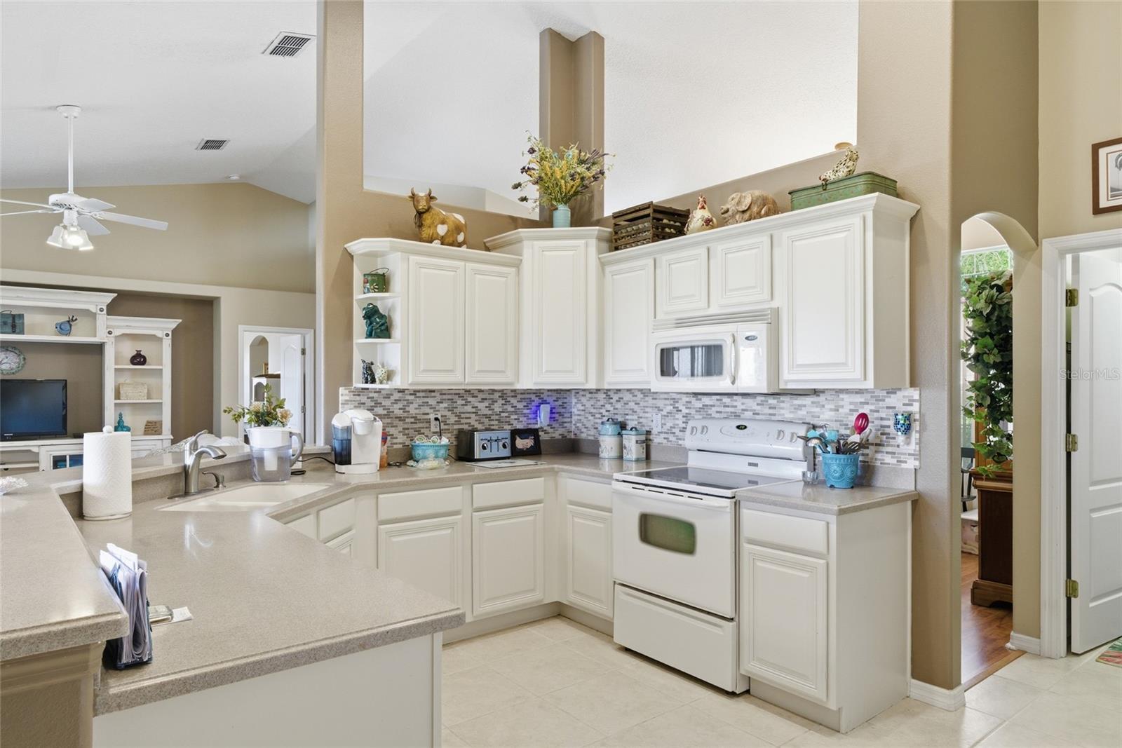 Image 8 of 34 For 932 Cornell Avenue