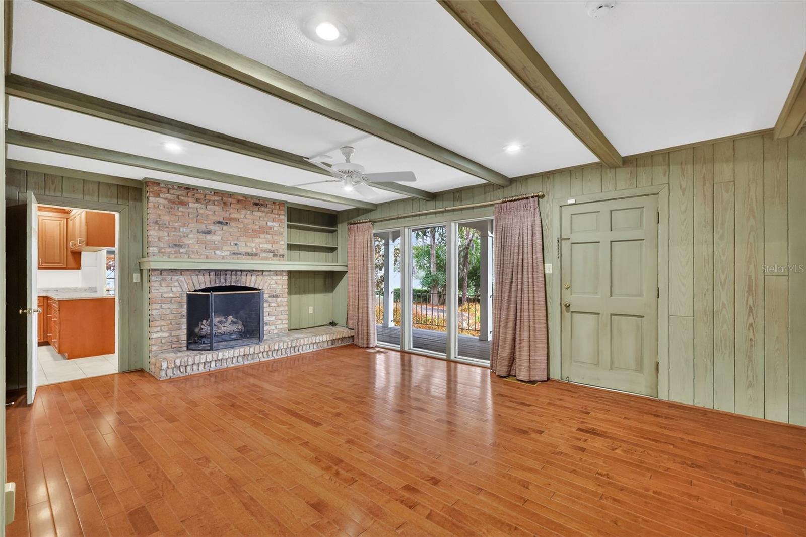 Image 13 of 61 For 2000 Country Club Drive