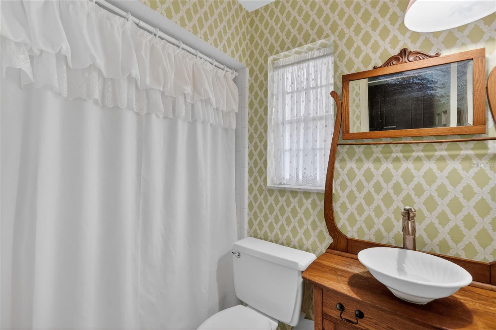 Image 21 of 61 For 2000 Country Club Drive