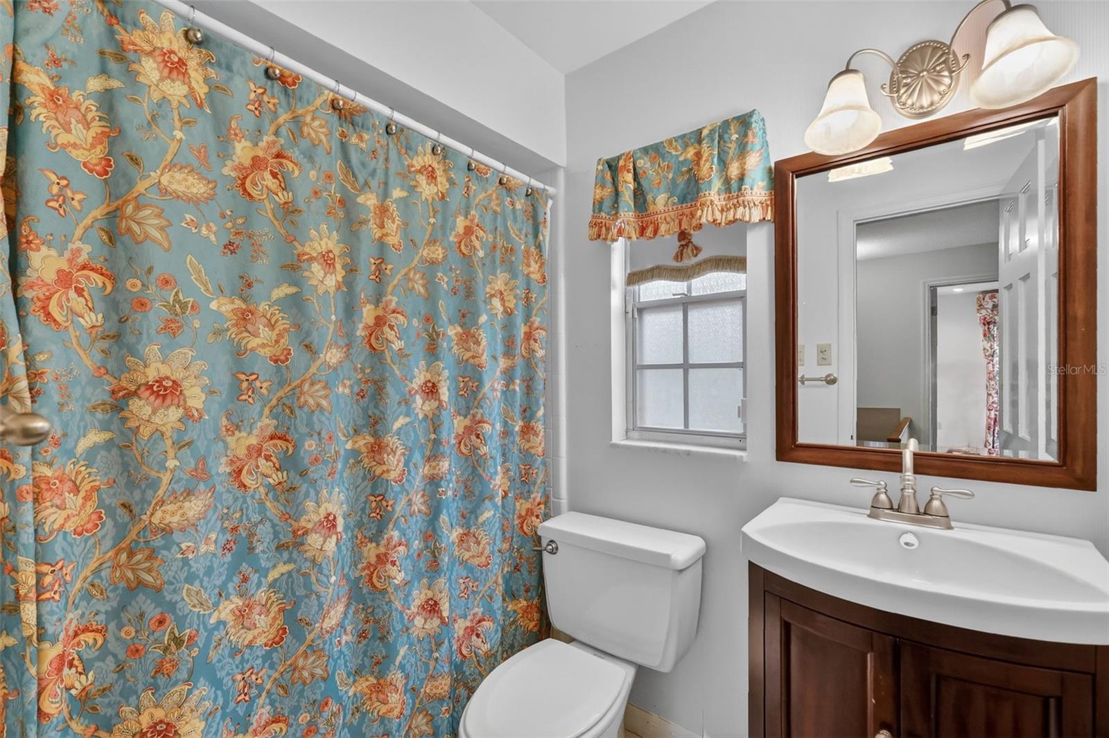 Image 31 of 61 For 2000 Country Club Drive