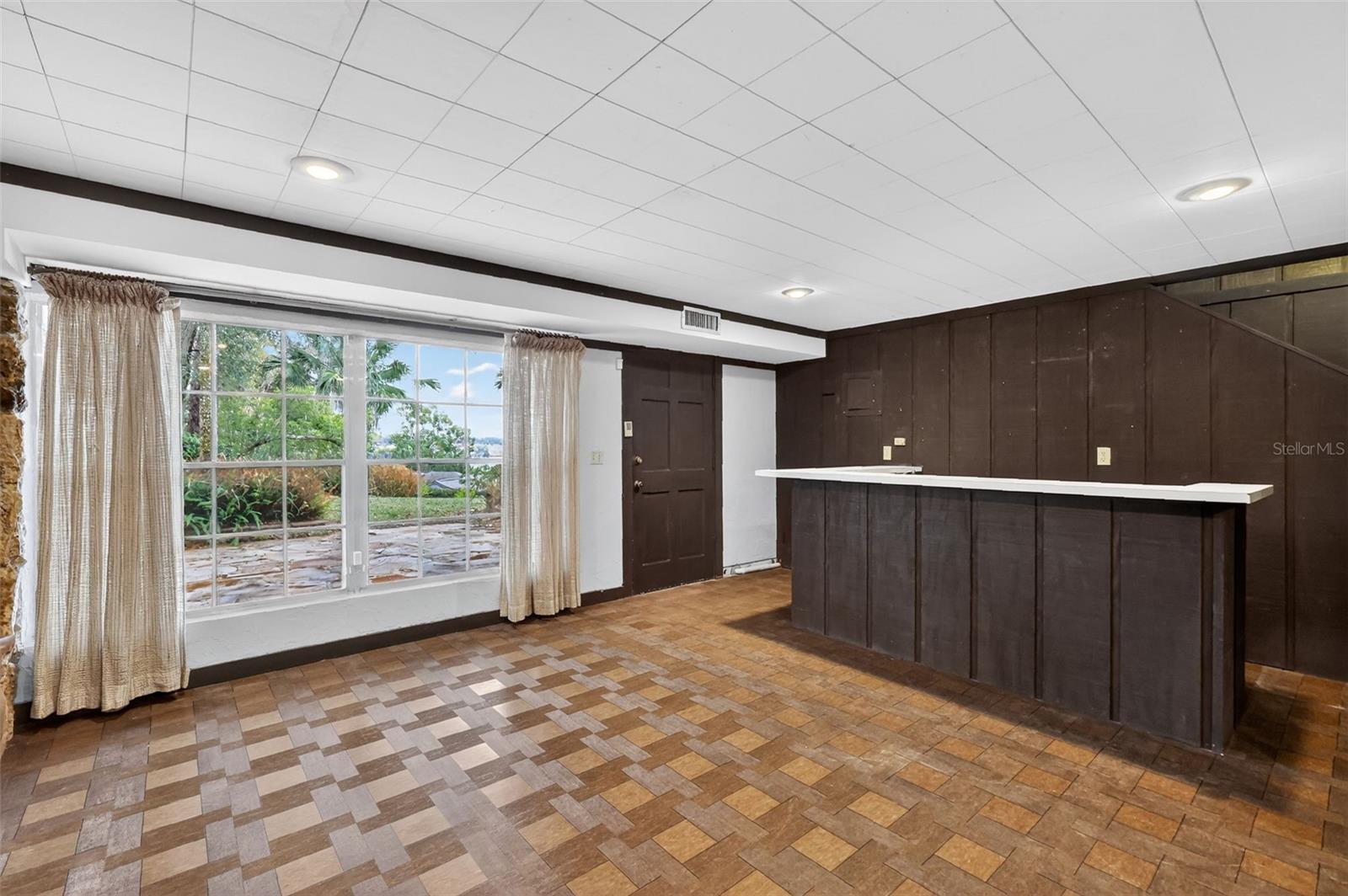 Image 37 of 61 For 2000 Country Club Drive