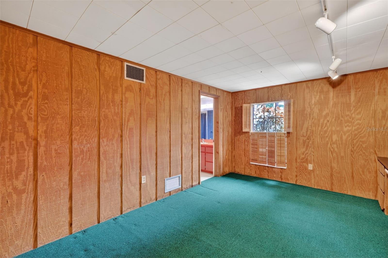 Image 40 of 61 For 2000 Country Club Drive