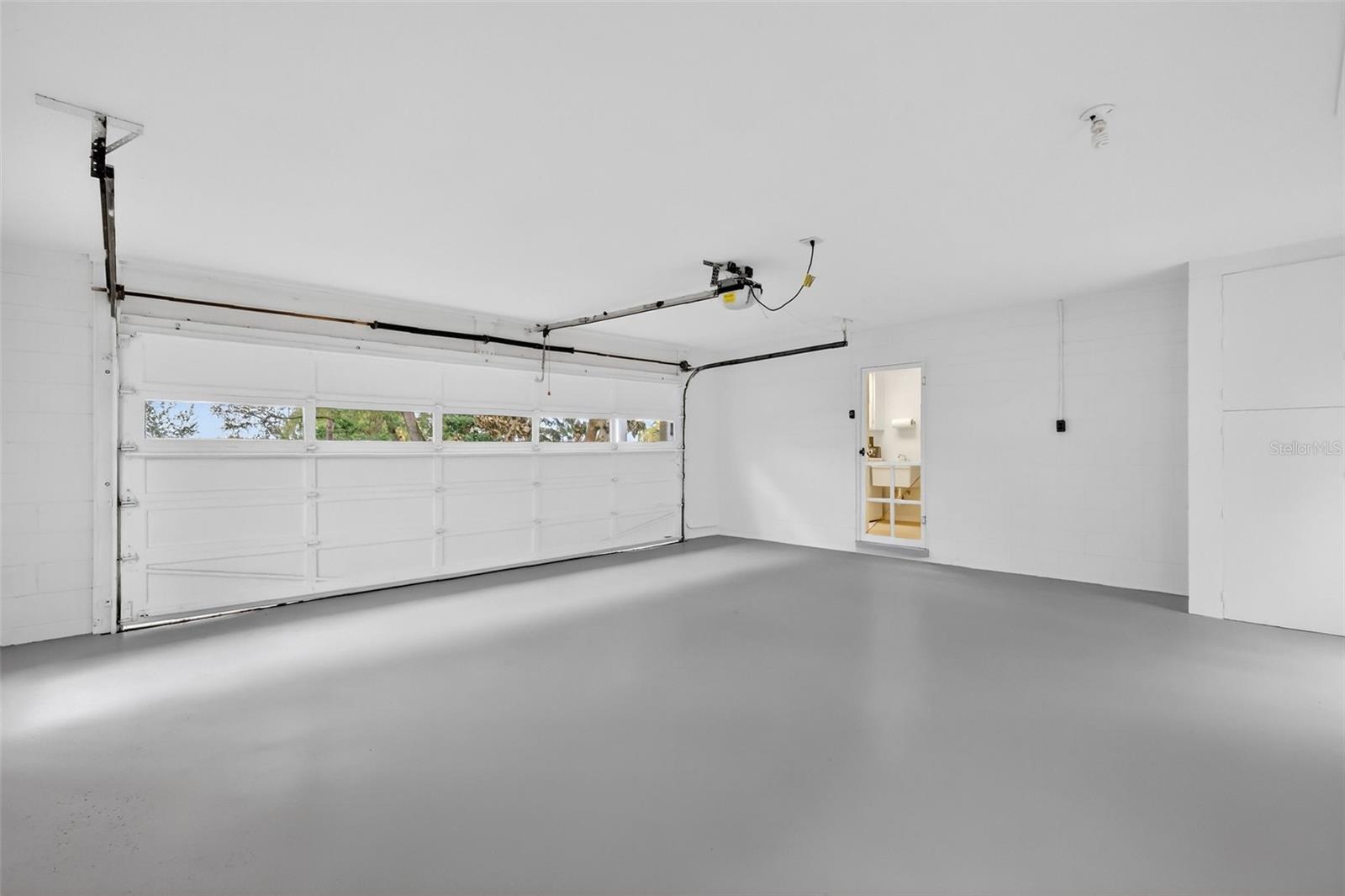 Image 44 of 61 For 2000 Country Club Drive