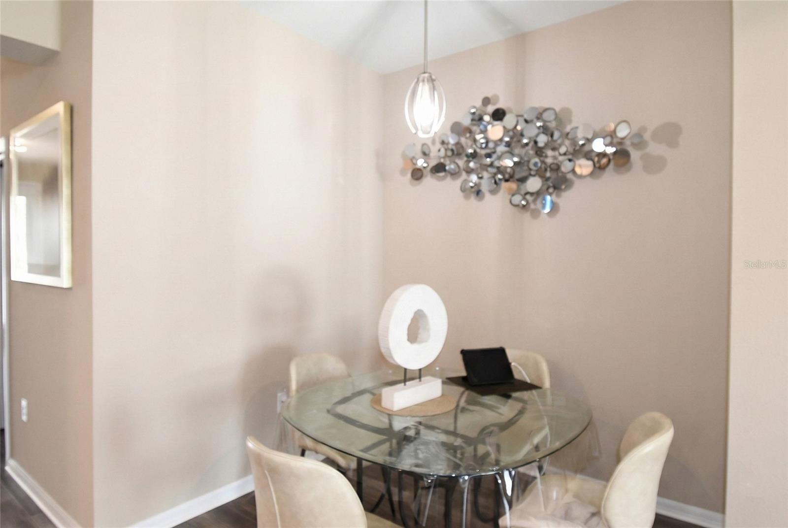 Listing photo id 6 for 7912 89th Circle