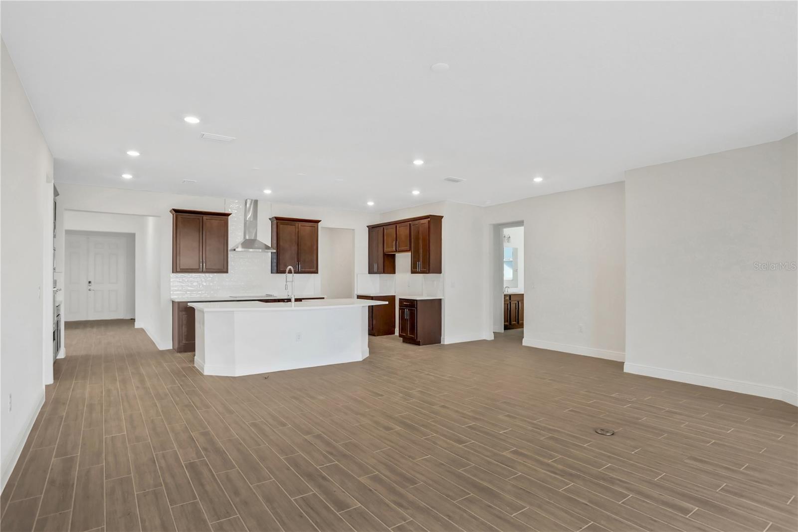 Image 16 of 55 For 7421 Sea Manatee Street