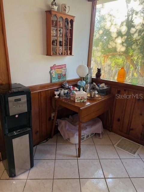 Image 18 of 53 For 1654 East Avenue