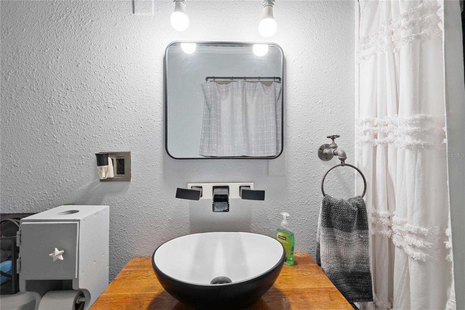 Image 15 of 44 For 110 Cr 534