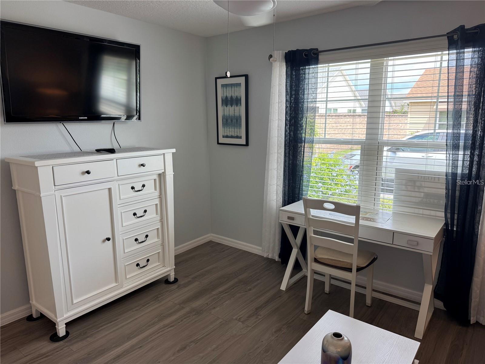 Image 9 of 22 For 2436 Hill Street