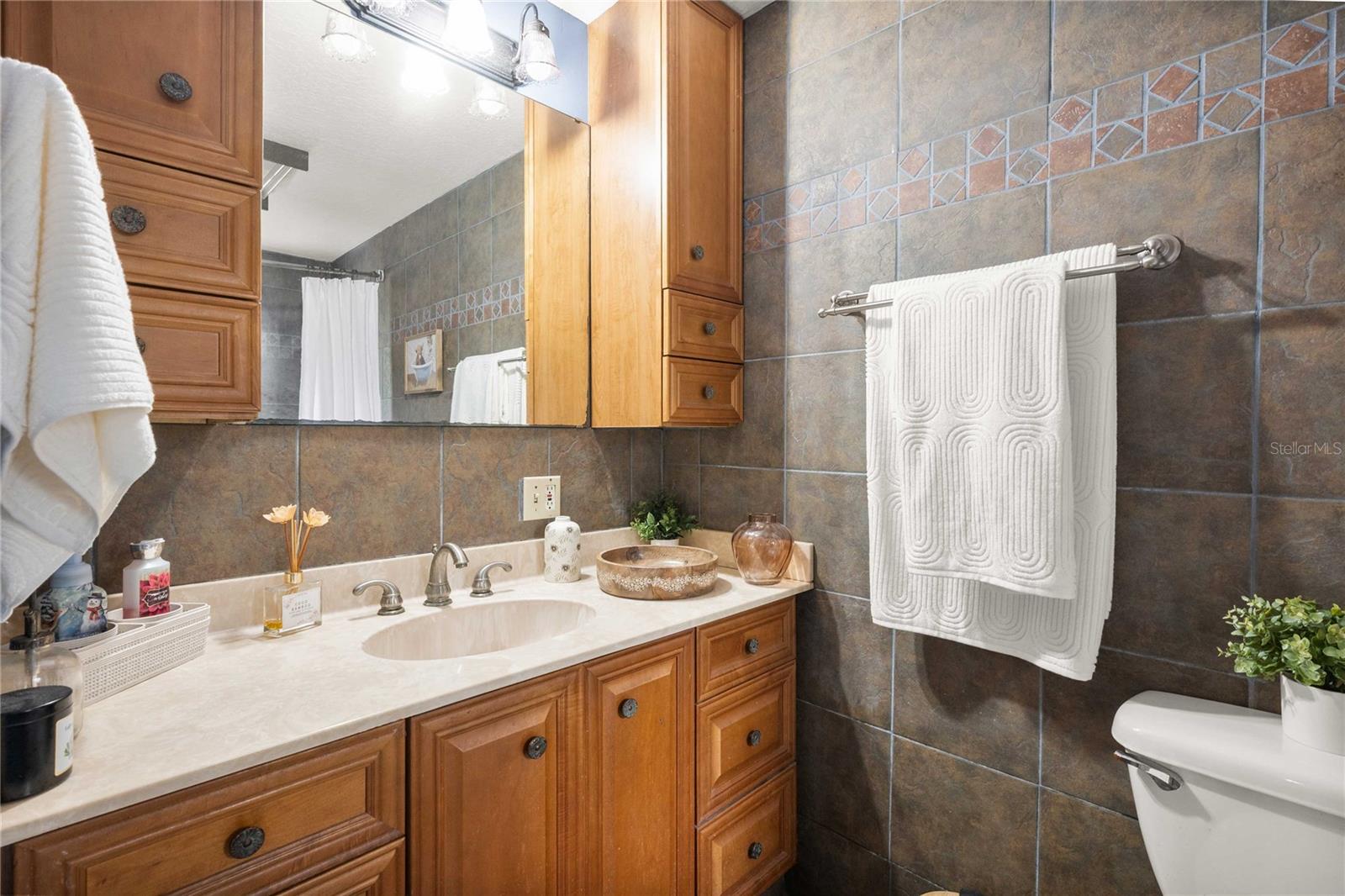 Image 16 of 46 For 12237 Cr 727