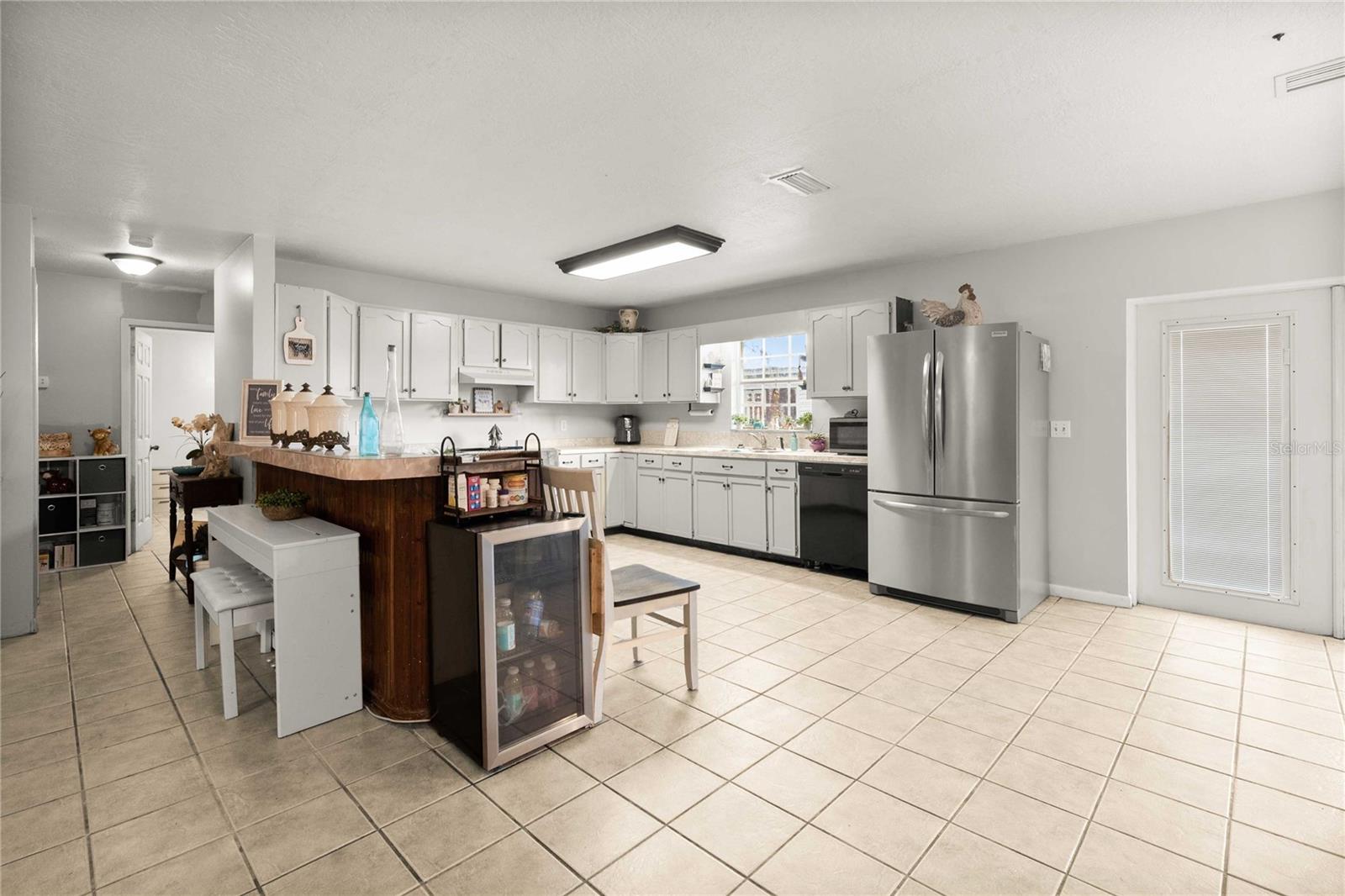 Image 18 of 46 For 12237 Cr 727