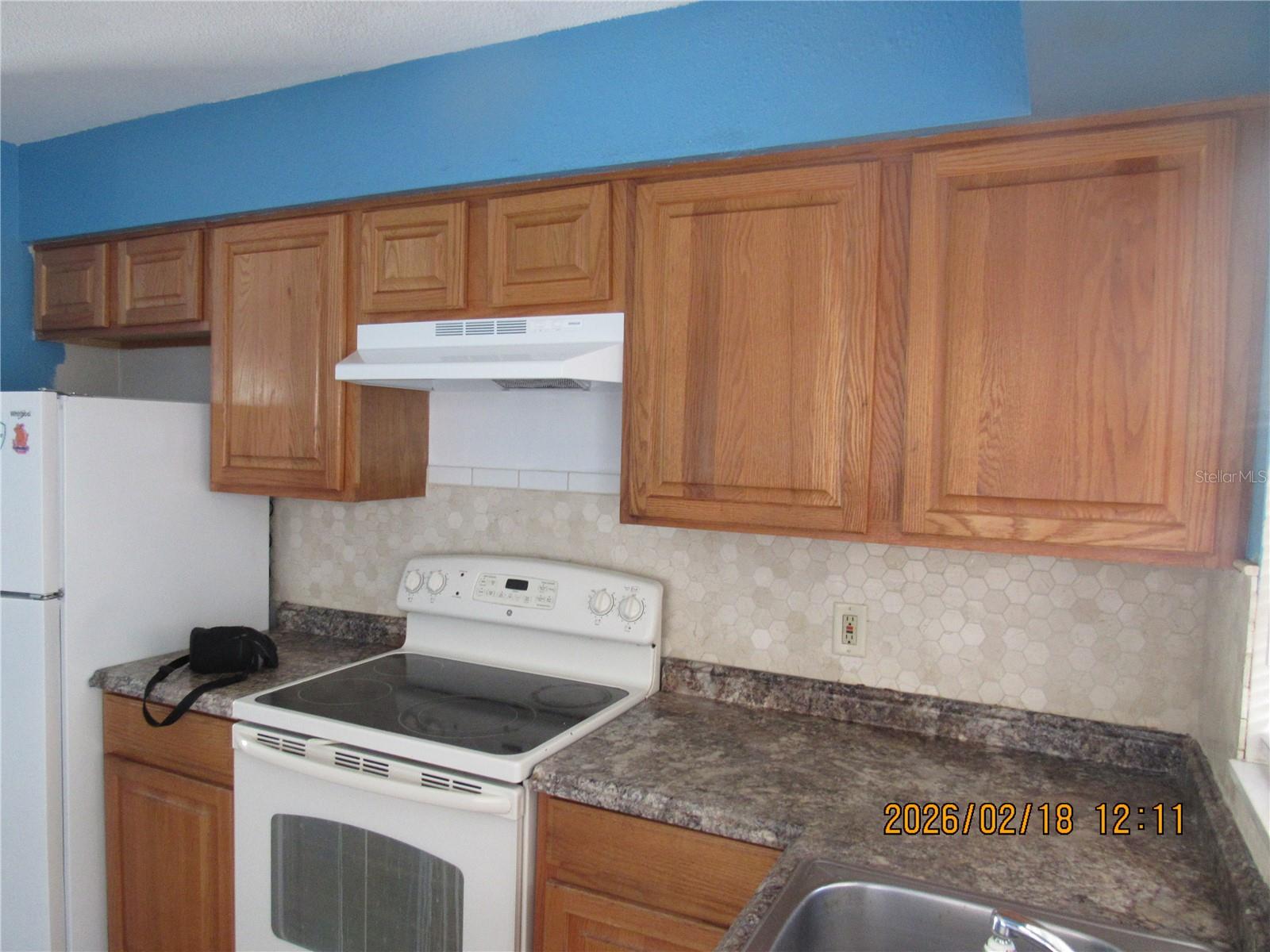 Image 4 of 16 For 720 Warfield Avenue