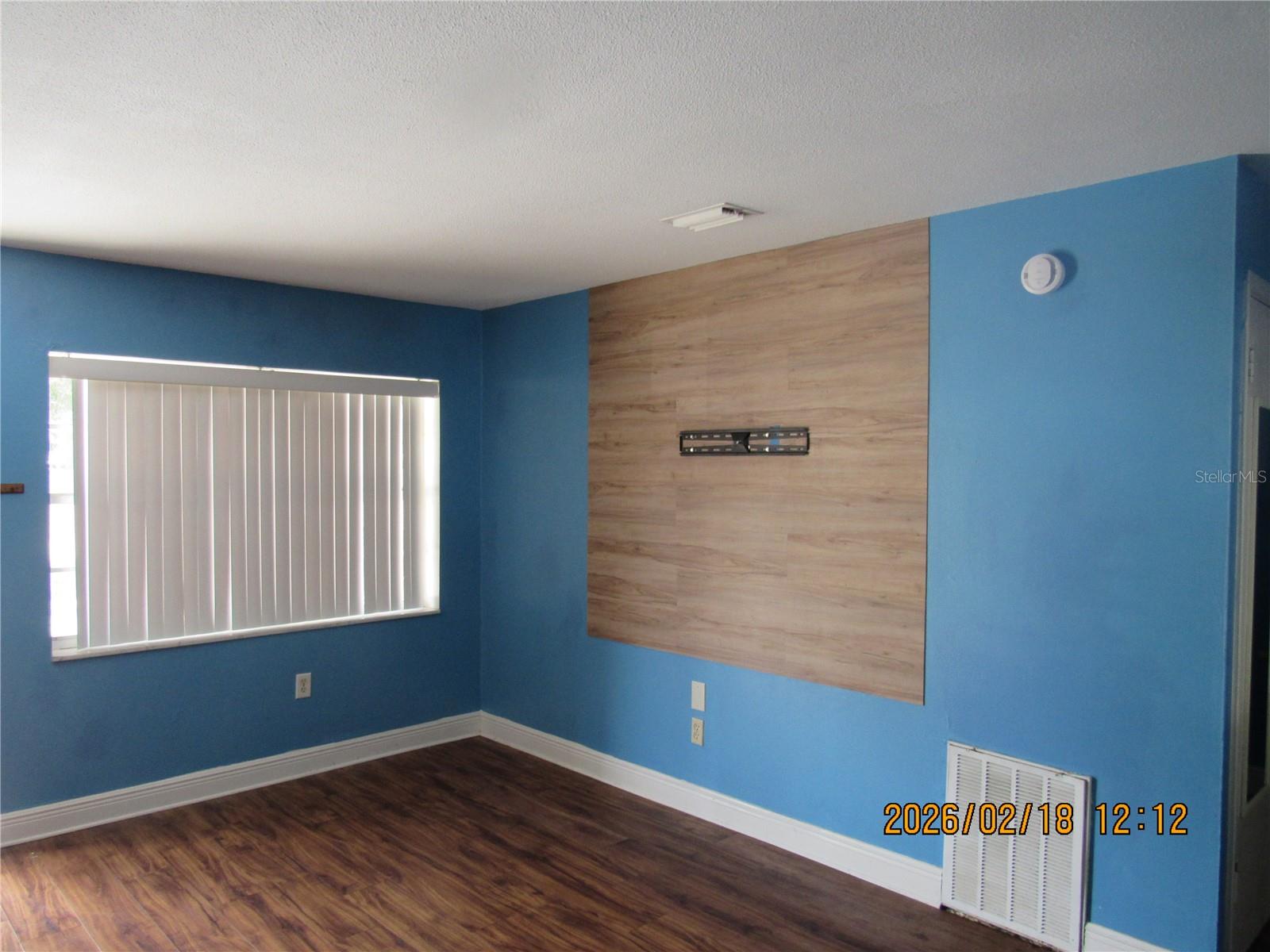 Image 7 of 16 For 720 Warfield Avenue