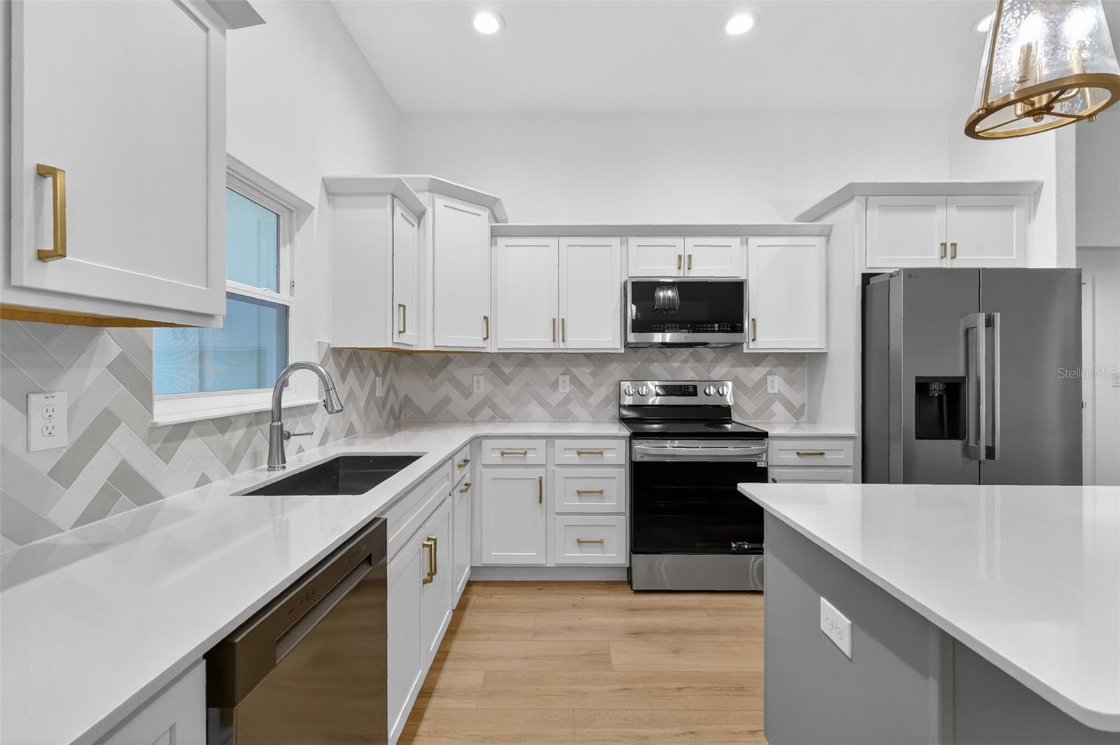 Image 12 of 32 For 1511 County Road 243a