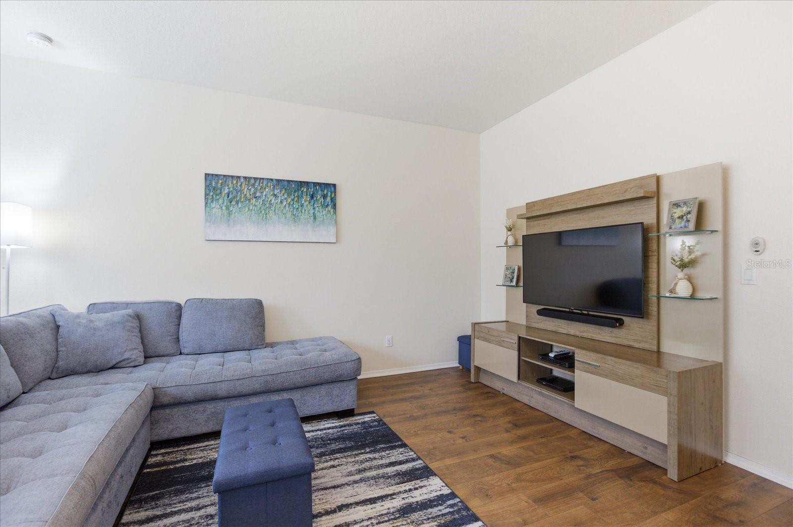 Image 13 of 44 For 20900 Oldenburg Loop