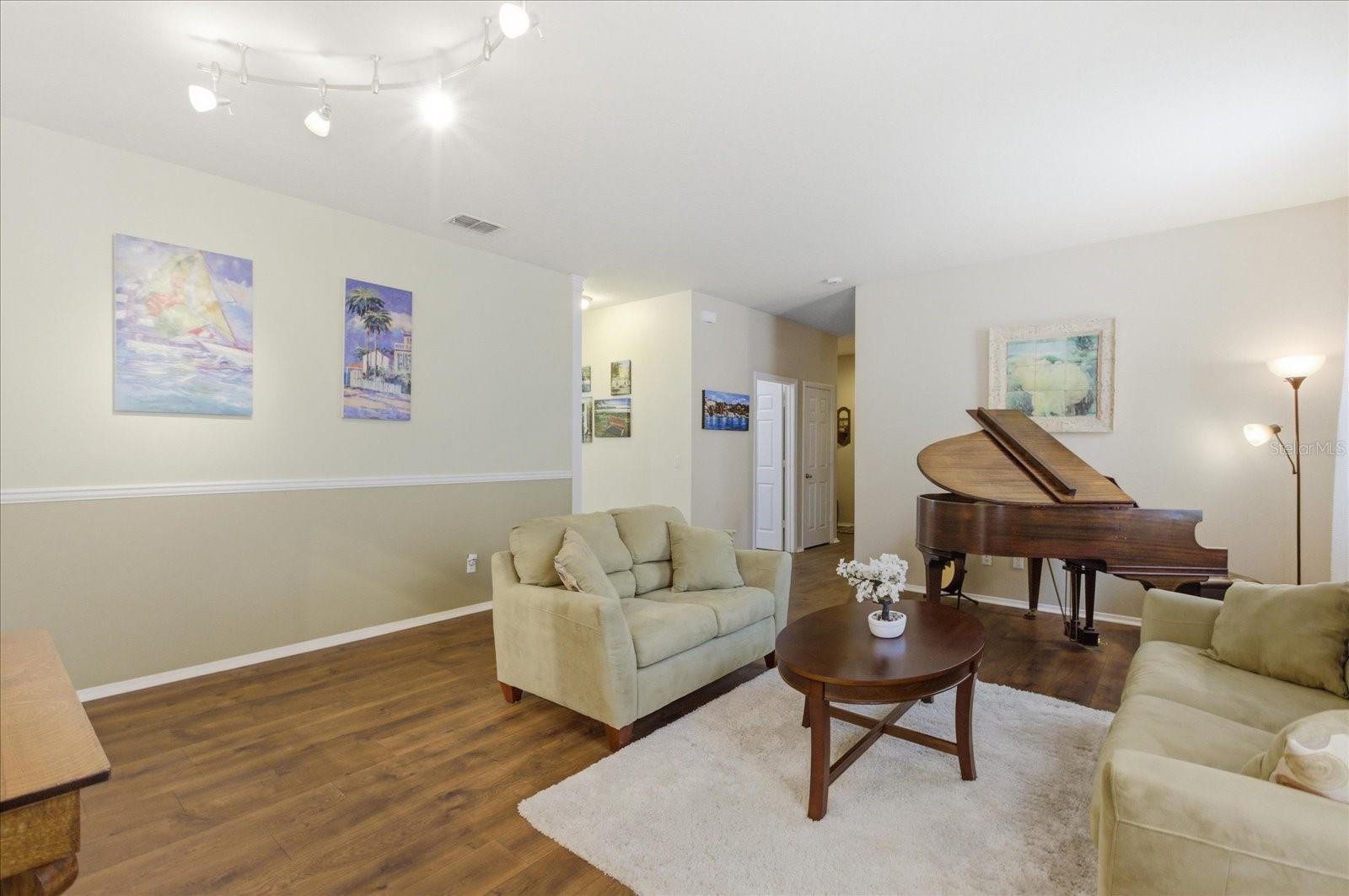 Image 15 of 44 For 20900 Oldenburg Loop