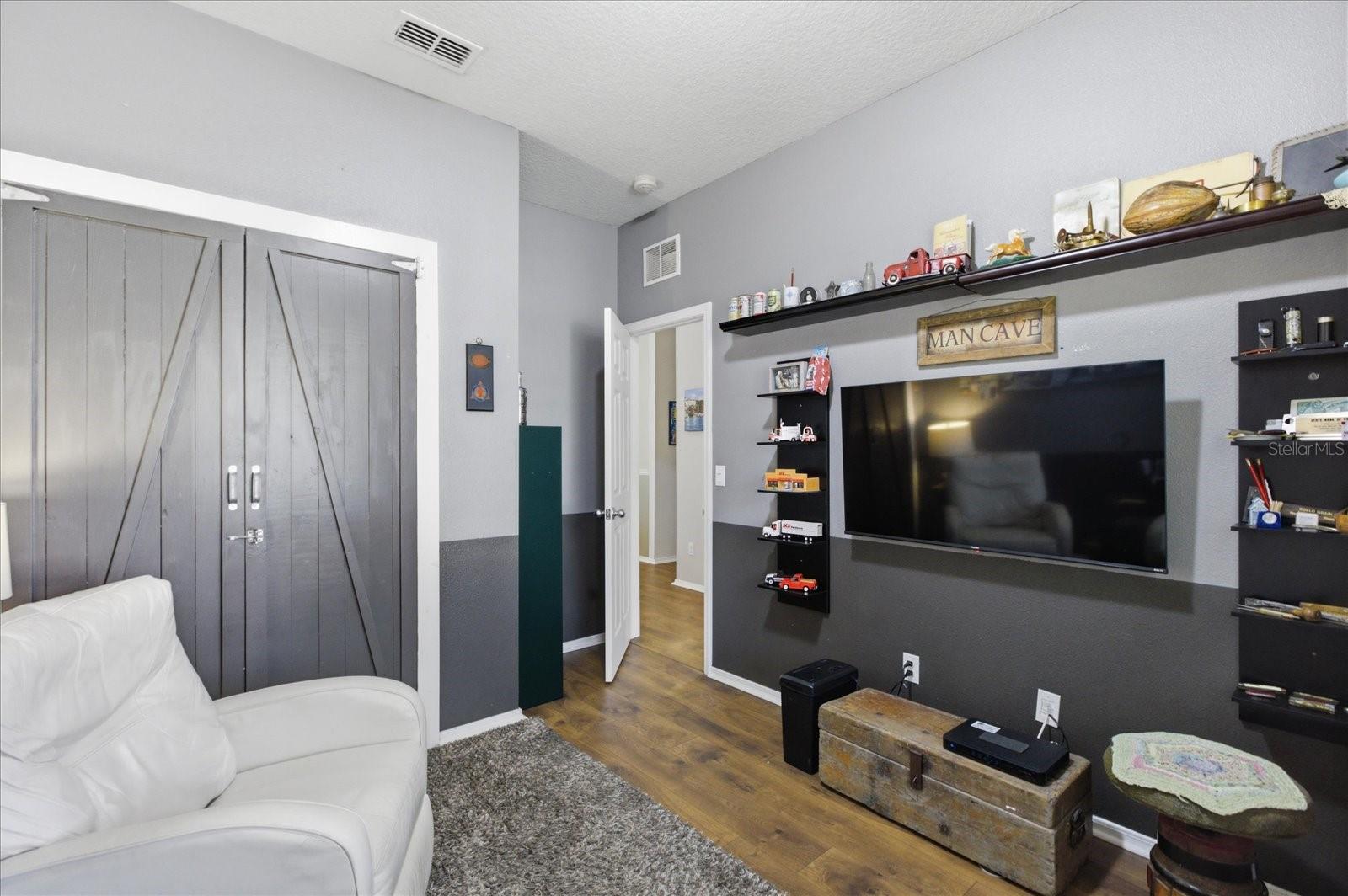 Image 31 of 44 For 20900 Oldenburg Loop