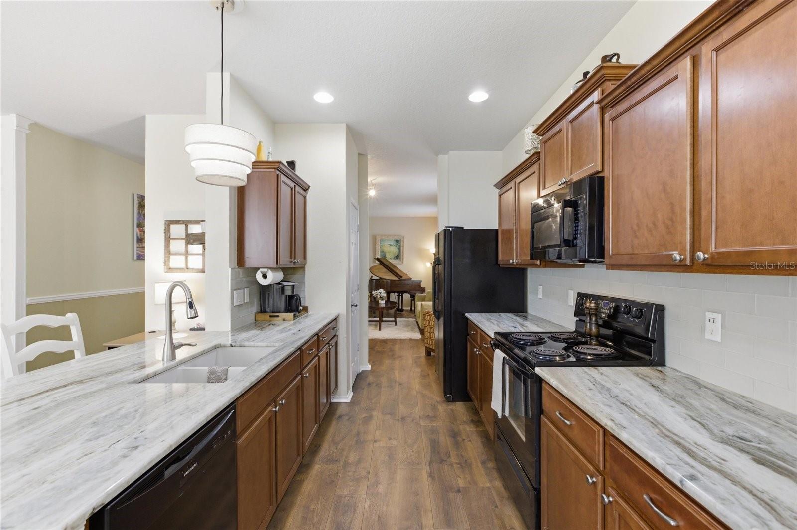 Image 7 of 44 For 20900 Oldenburg Loop