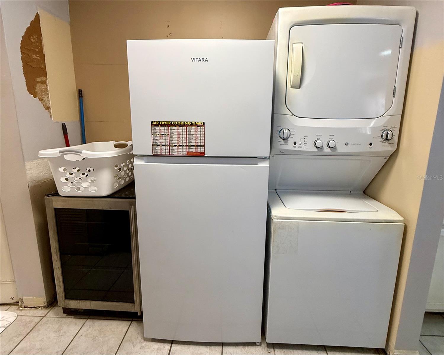 Image 10 of 28 For 1100 Martinique Drive 105