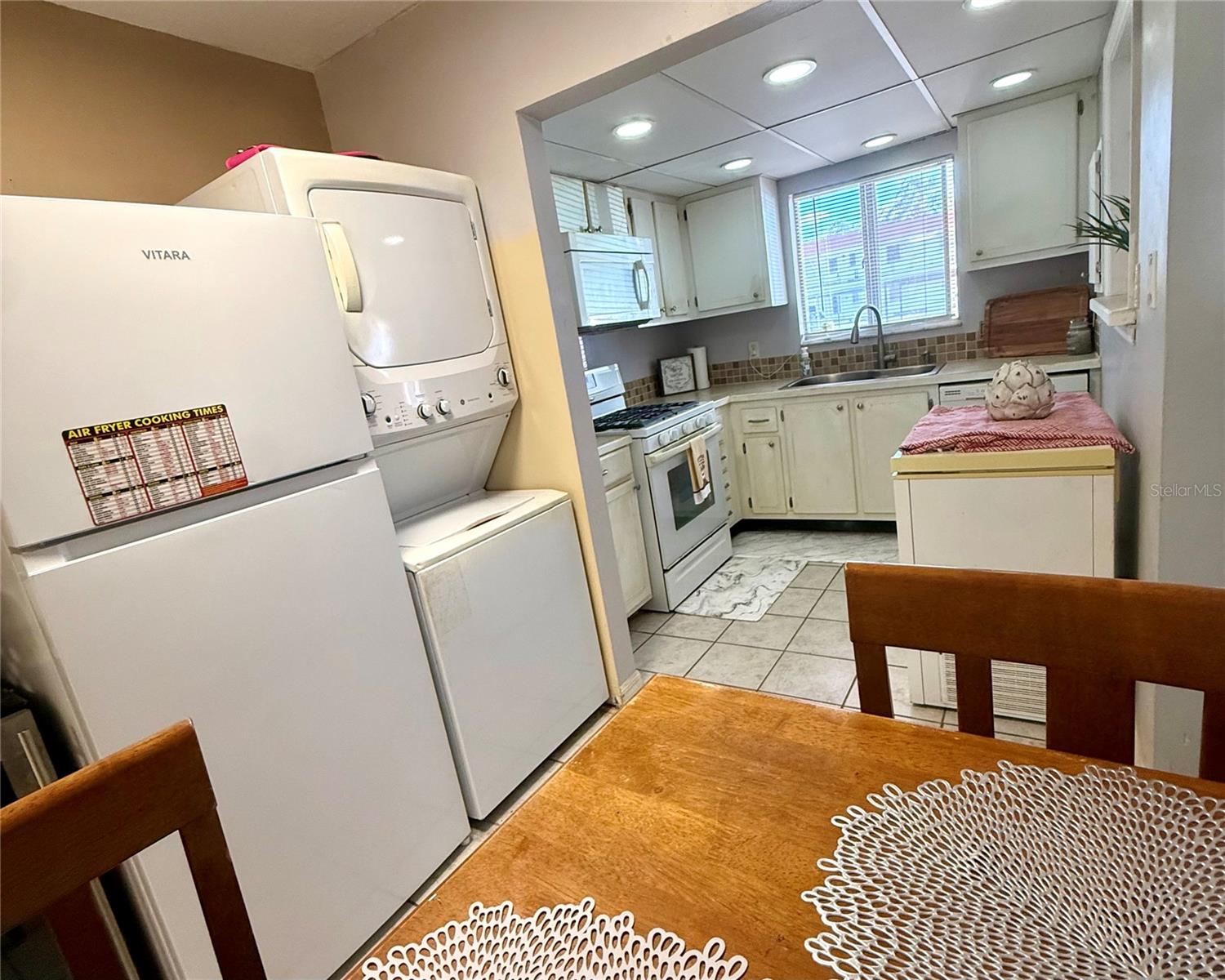 Image 11 of 28 For 1100 Martinique Drive 105