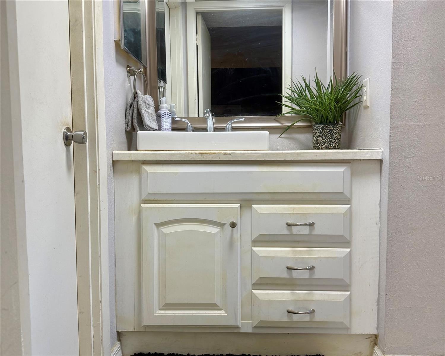 Image 13 of 28 For 1100 Martinique Drive 105