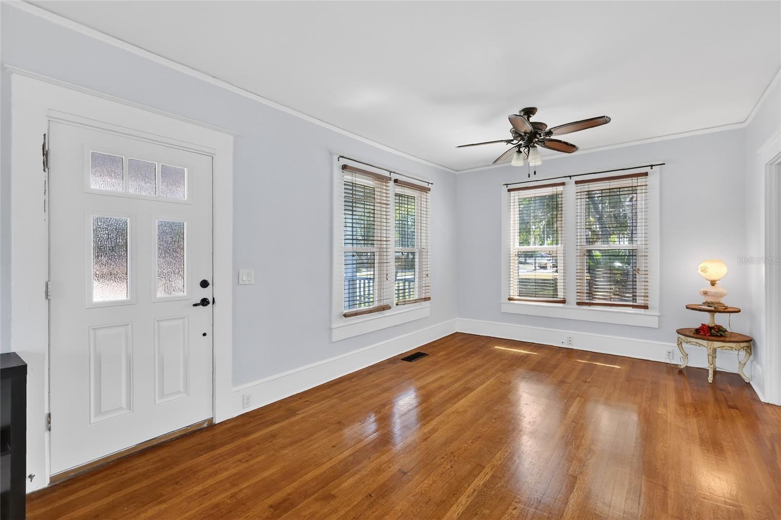 Image 11 of 42 For 92 Trowell Avenue