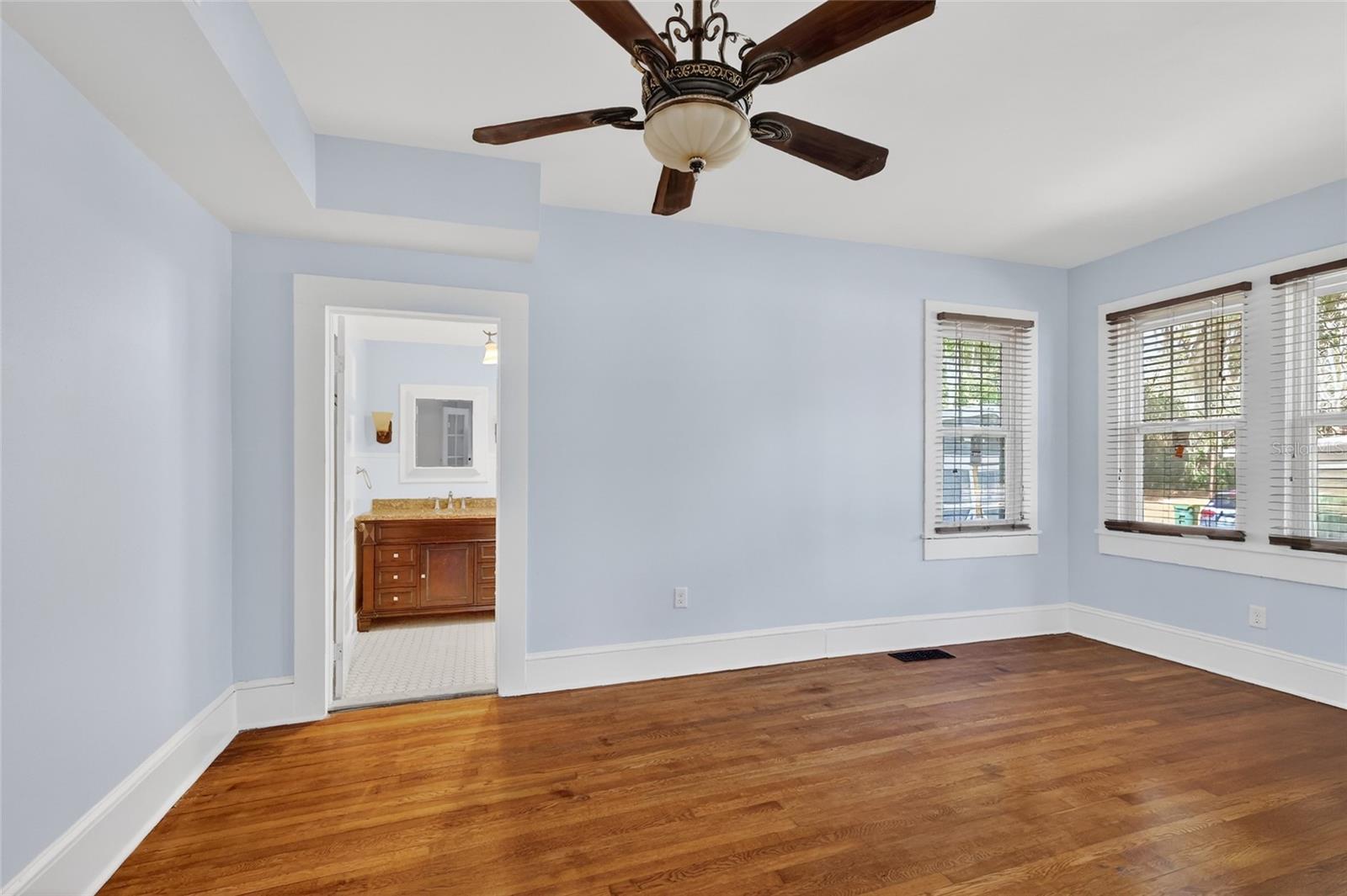 Image 14 of 42 For 92 Trowell Avenue