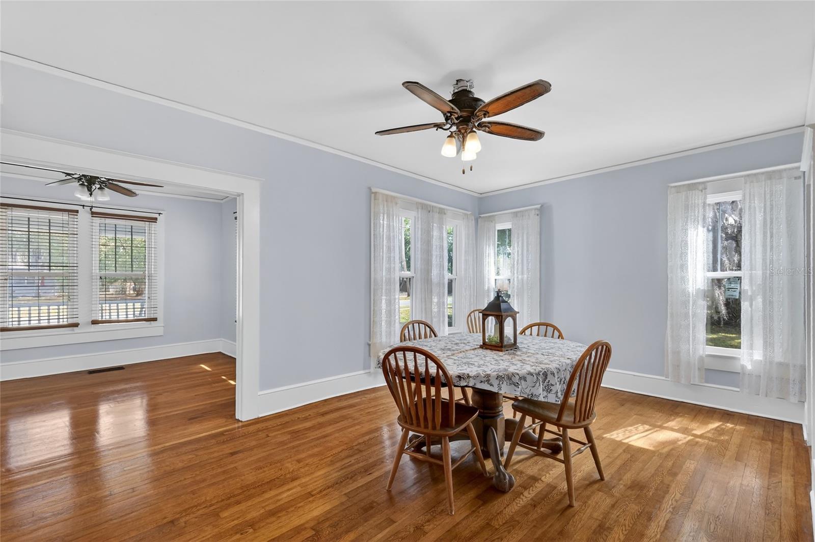 Image 20 of 42 For 92 Trowell Avenue