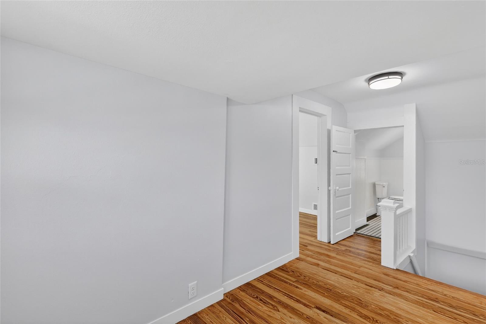 Image 29 of 42 For 92 Trowell Avenue