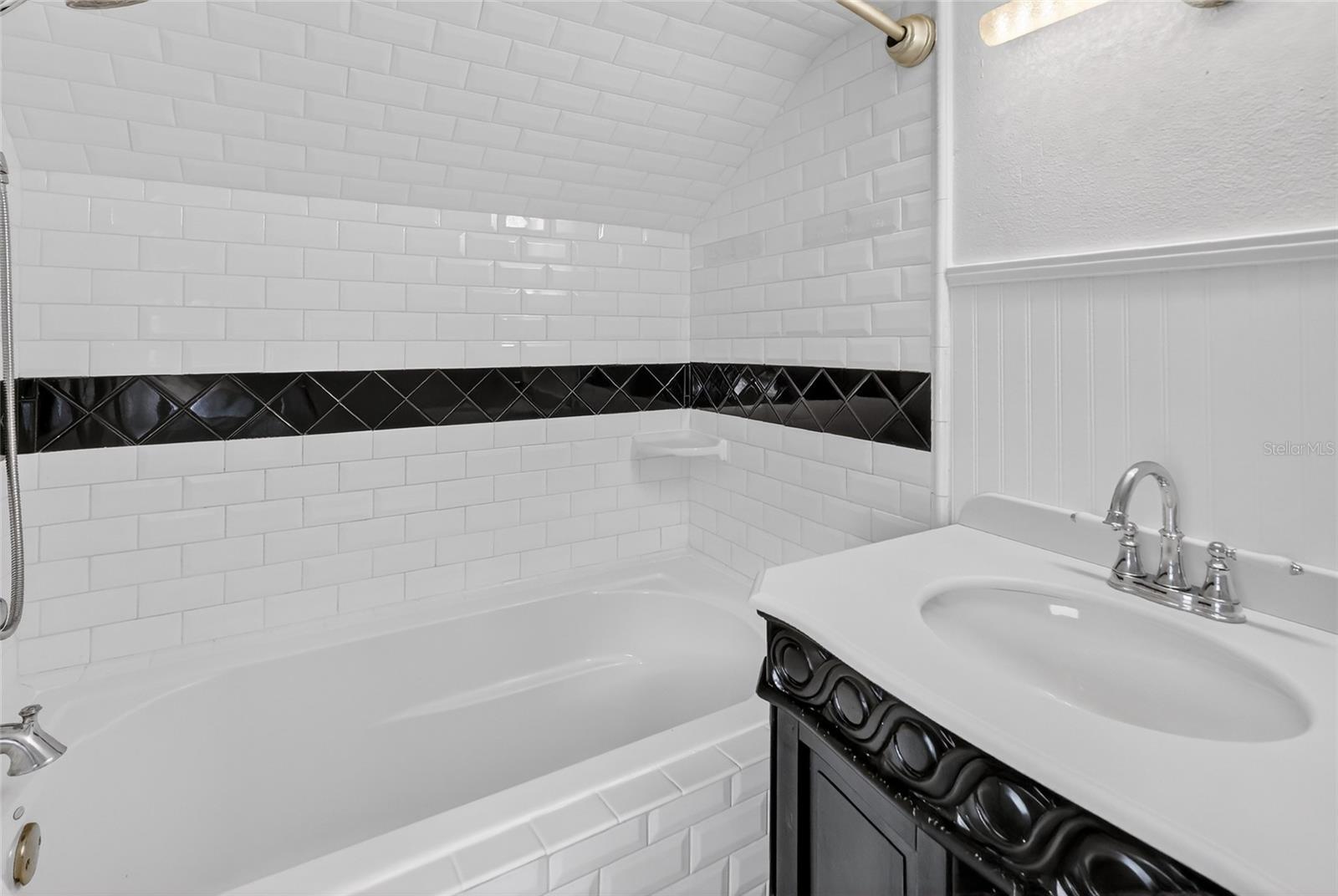 Image 32 of 42 For 92 Trowell Avenue