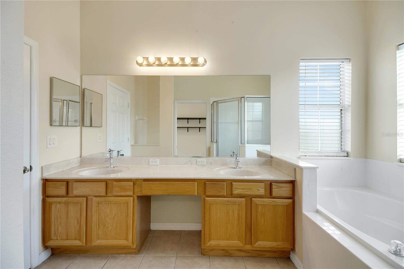 Image 28 of 42 For 3715 Mulberry Grove Loop