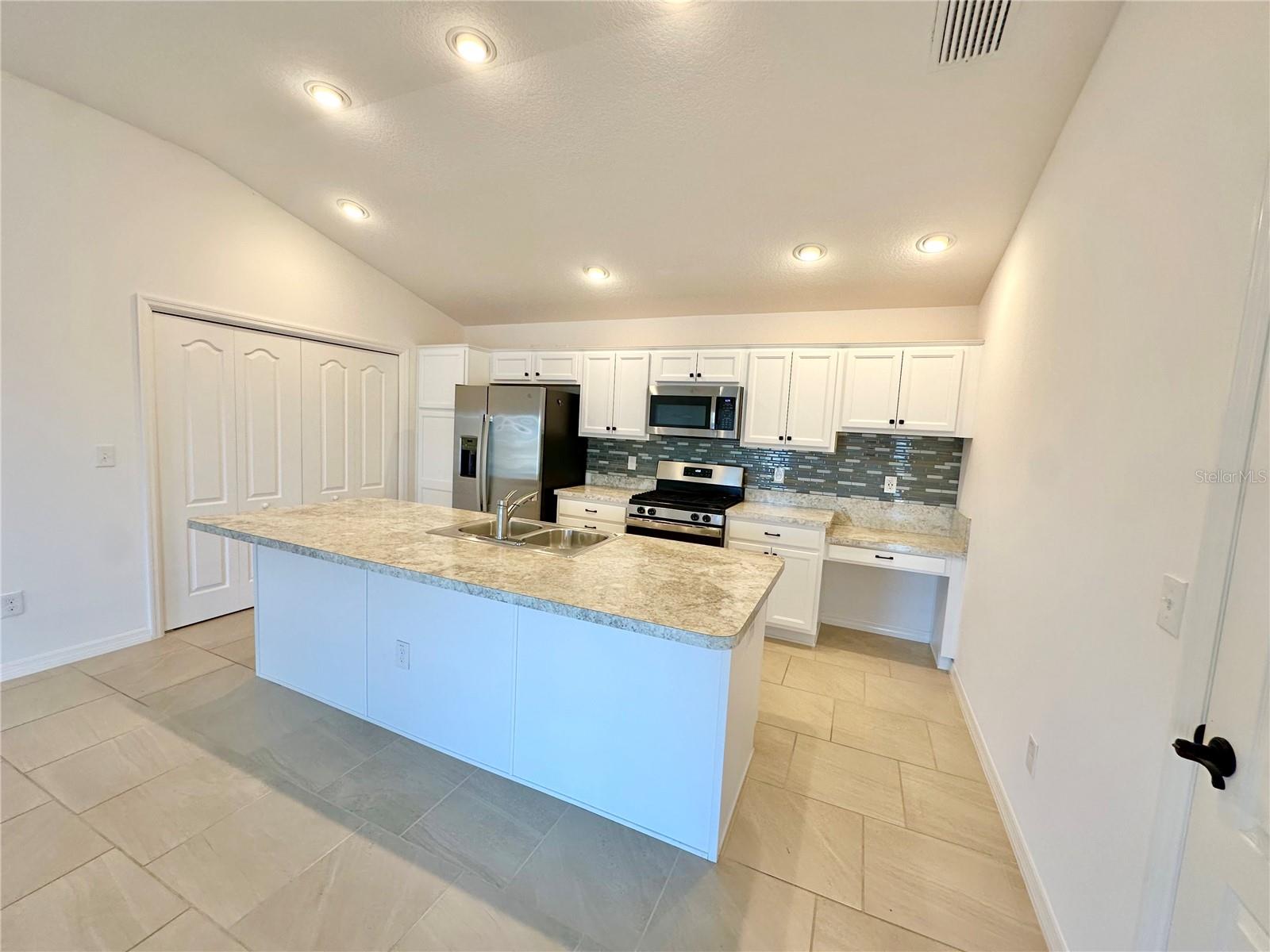 Image 12 of 34 For 6203 Milagros Court