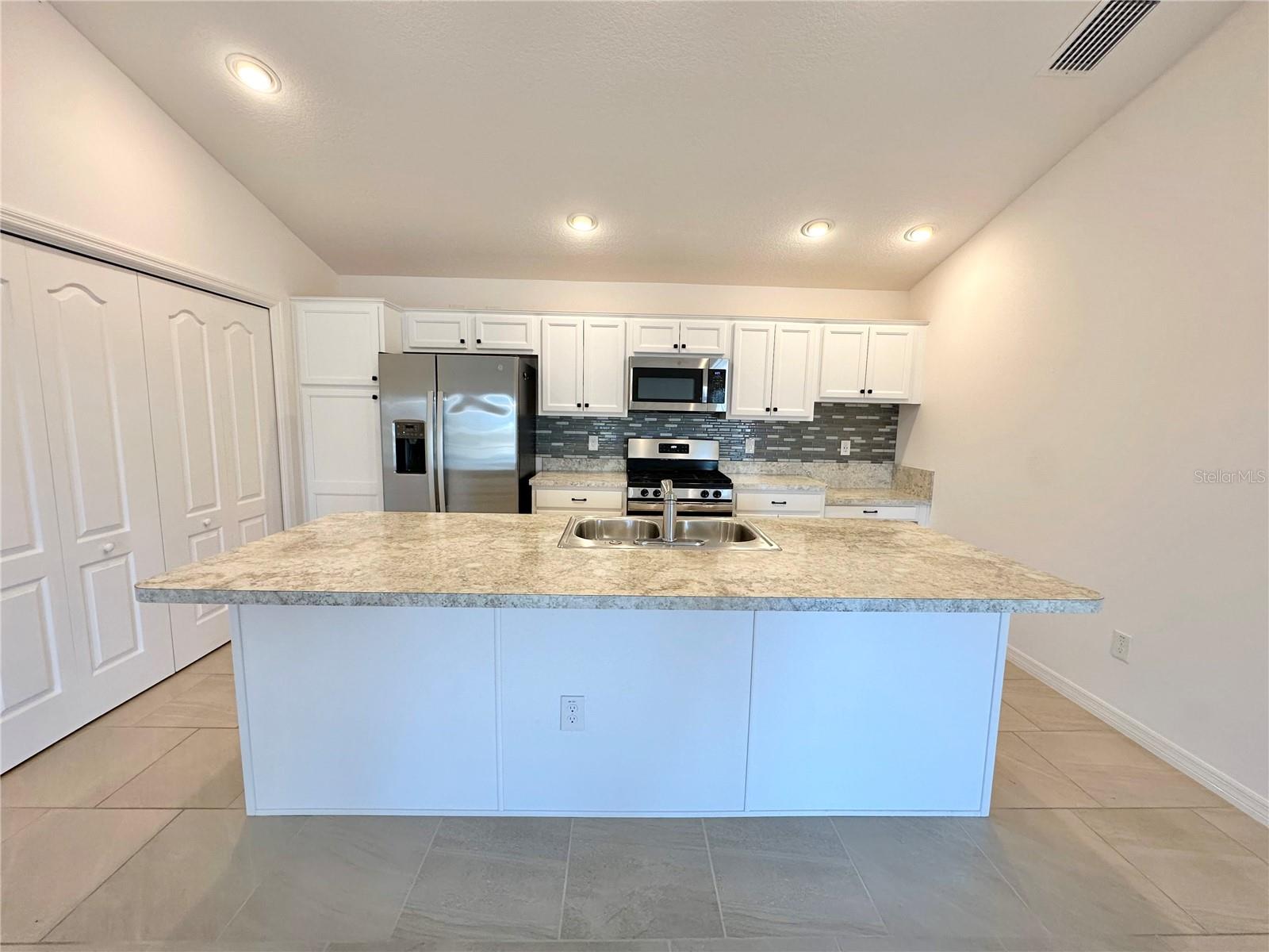 Image 13 of 34 For 6203 Milagros Court