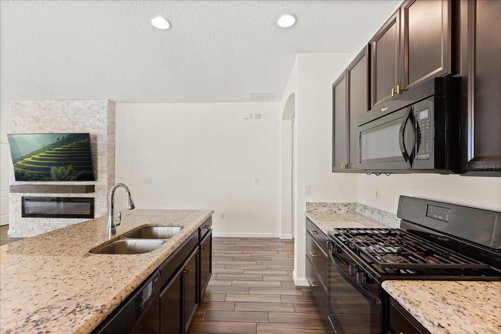 Image 7 of 34 For 2283 Sabastian Street