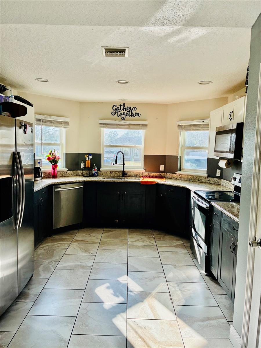 Image 2 of 9 For 40390 First Avenue