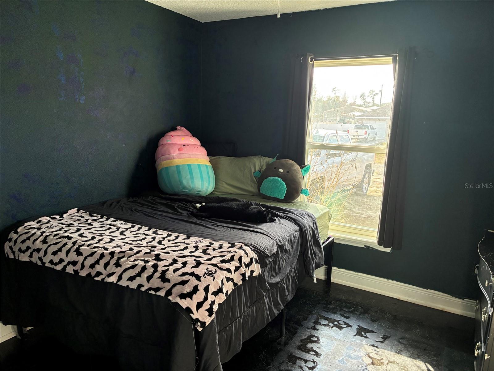 Image 4 of 9 For 40390 First Avenue