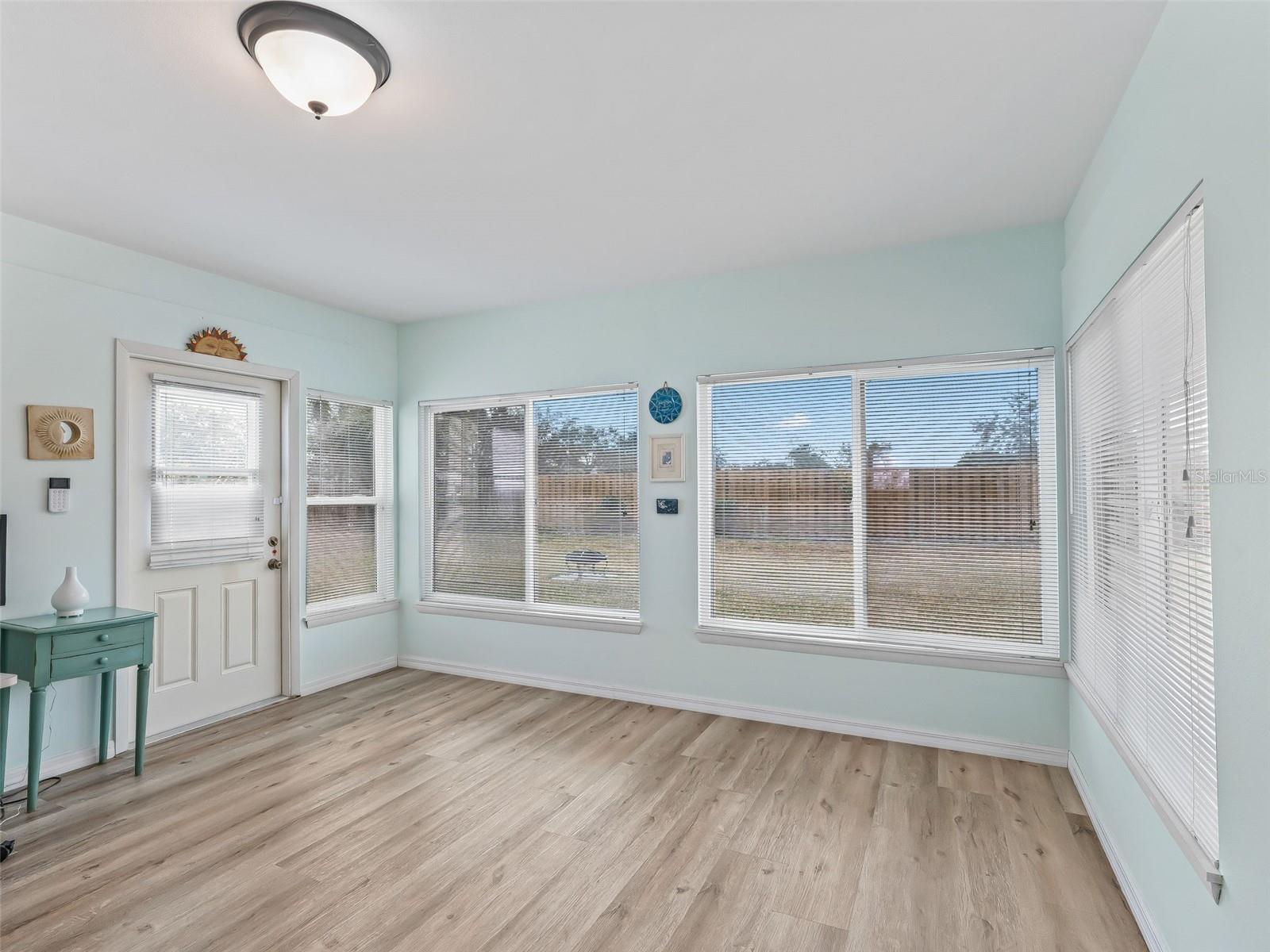 Image 14 of 49 For 1605 Selkirk Drive