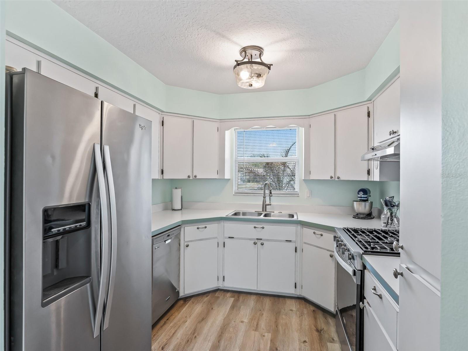 Image 17 of 49 For 1605 Selkirk Drive