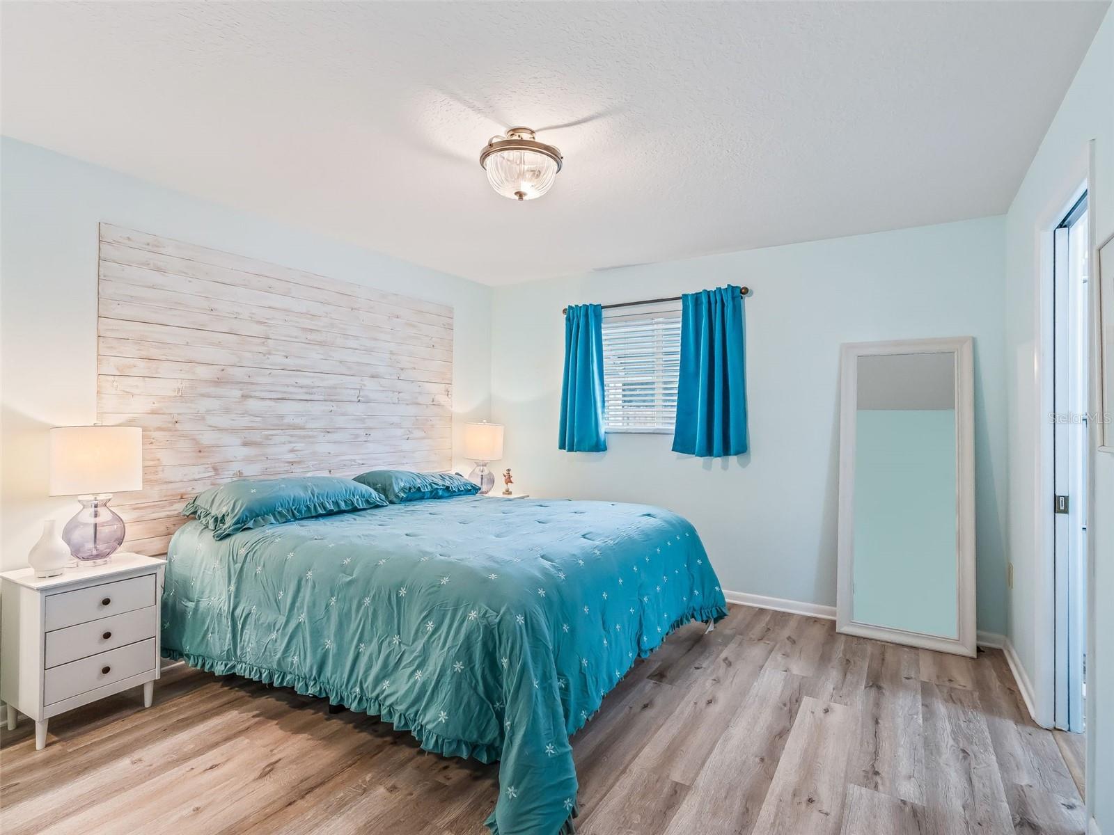 Image 23 of 49 For 1605 Selkirk Drive