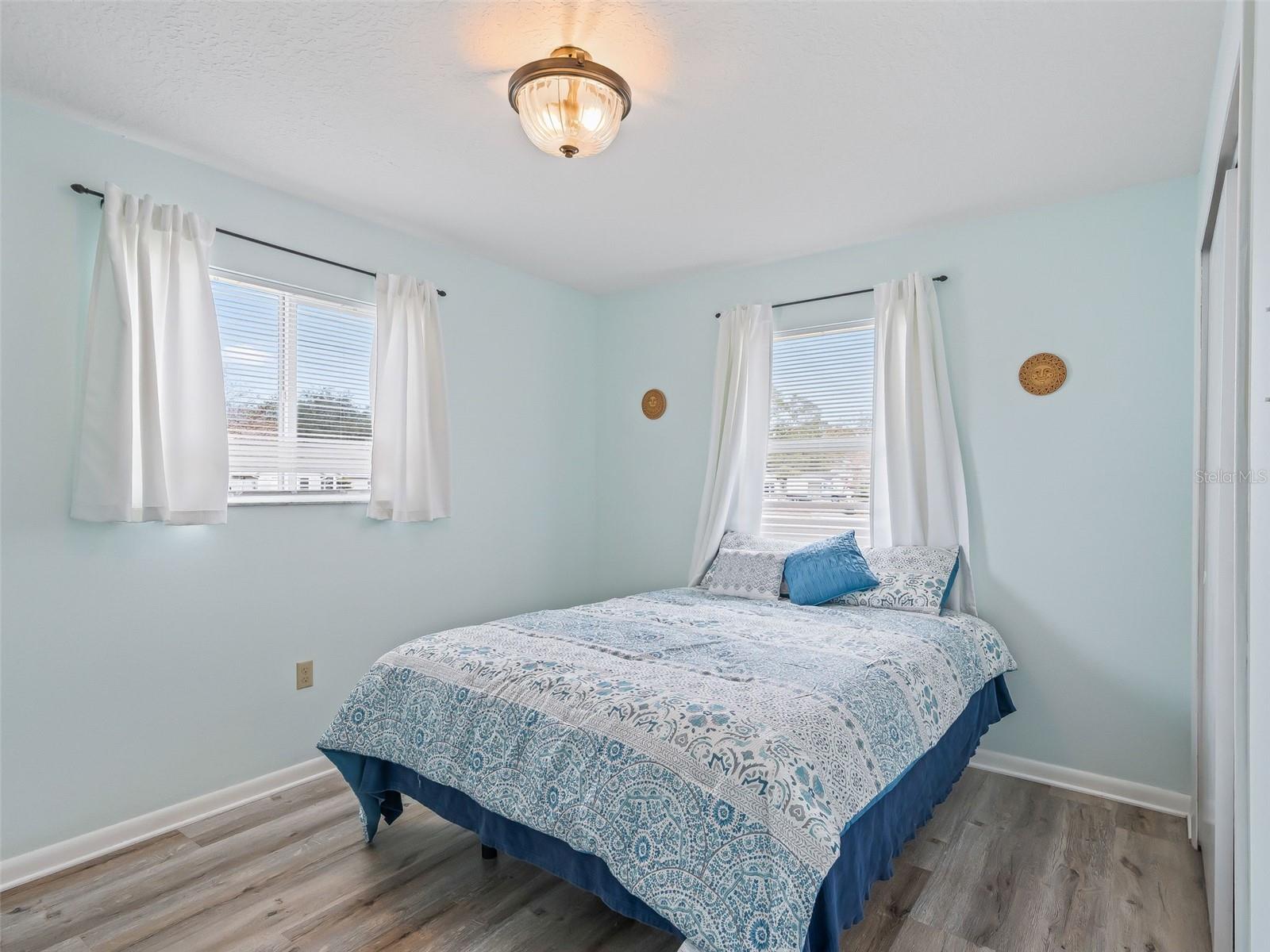 Image 27 of 49 For 1605 Selkirk Drive