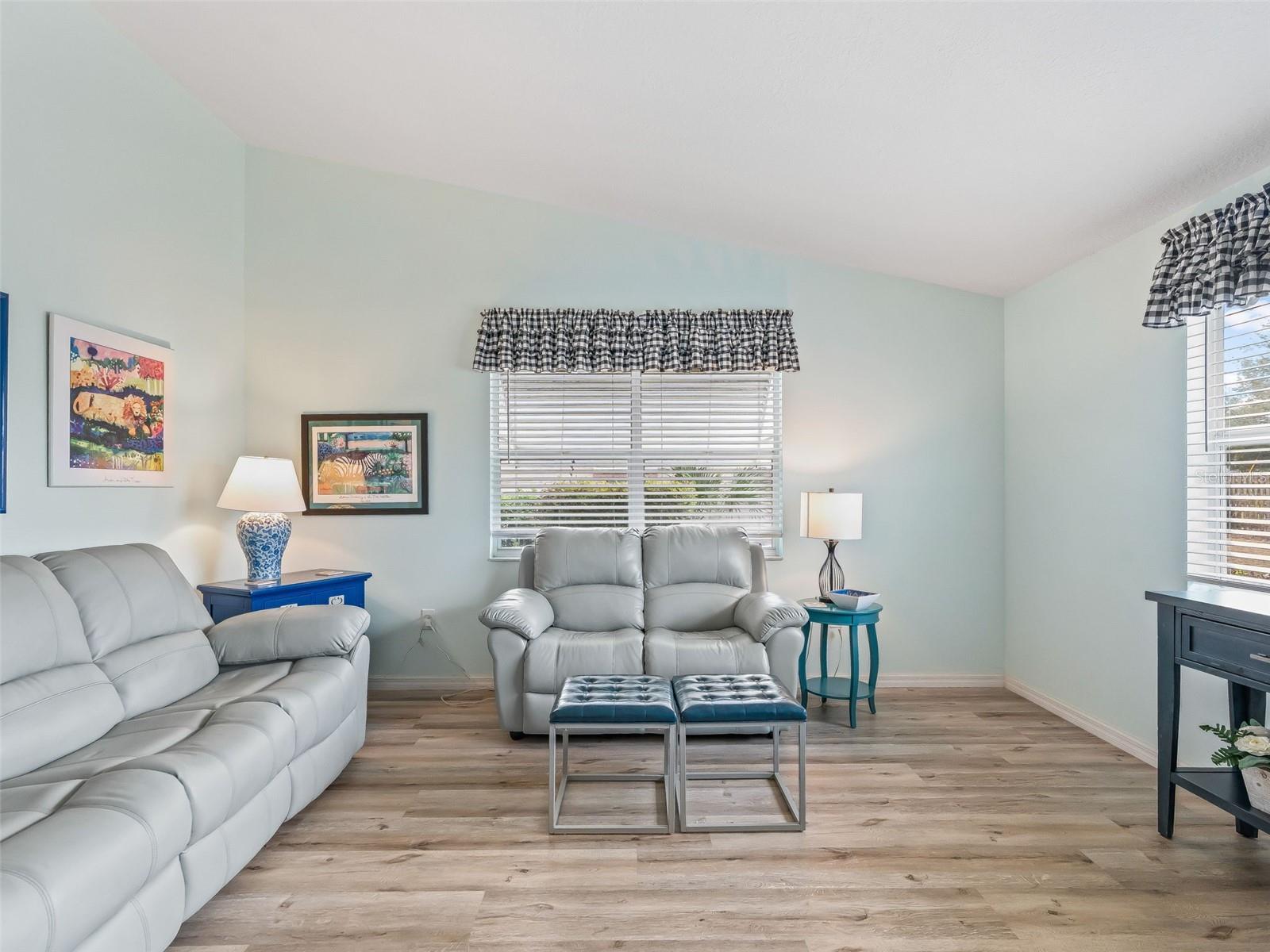 Image 6 of 49 For 1605 Selkirk Drive