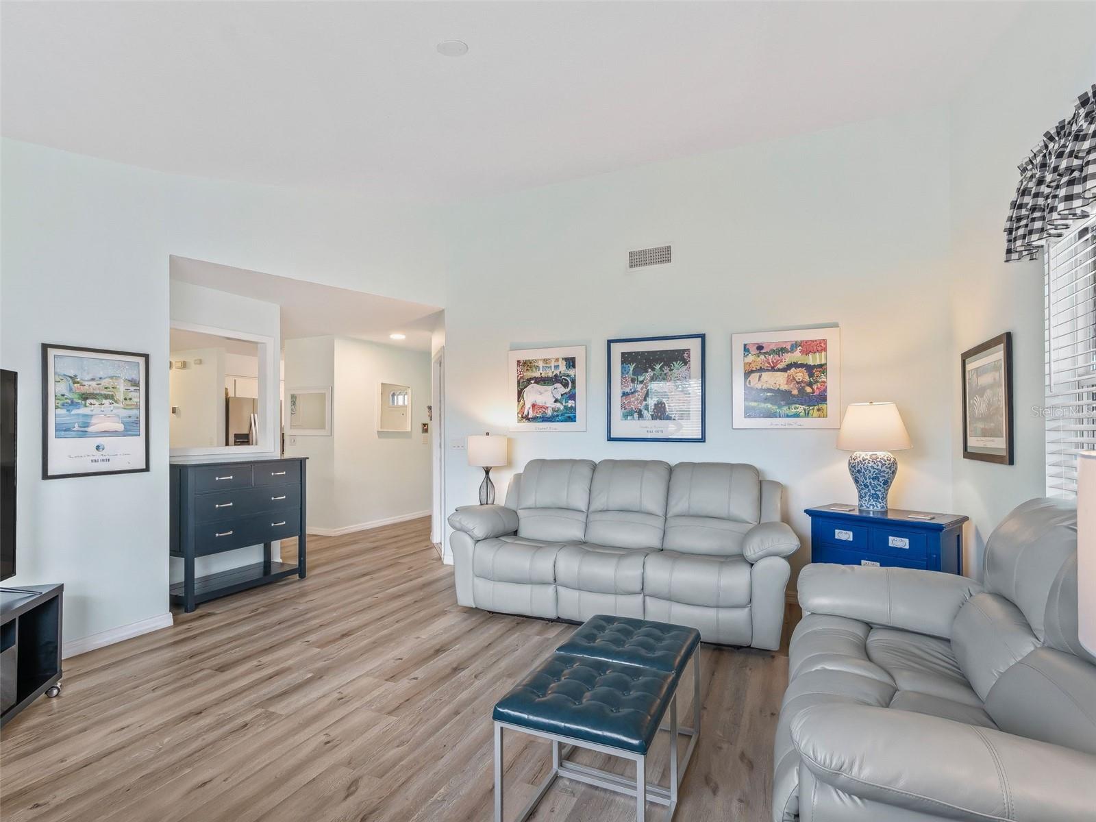 Image 7 of 49 For 1605 Selkirk Drive