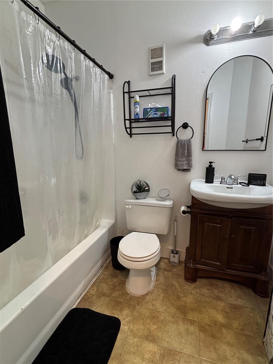 Image 21 of 22 For 8838 Coral Palms Court B