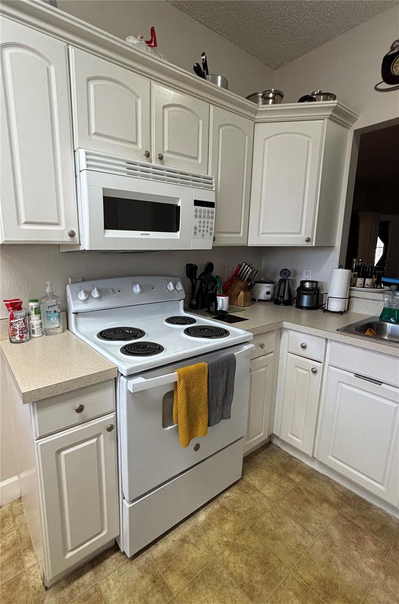 Image 7 of 22 For 8838 Coral Palms Court B