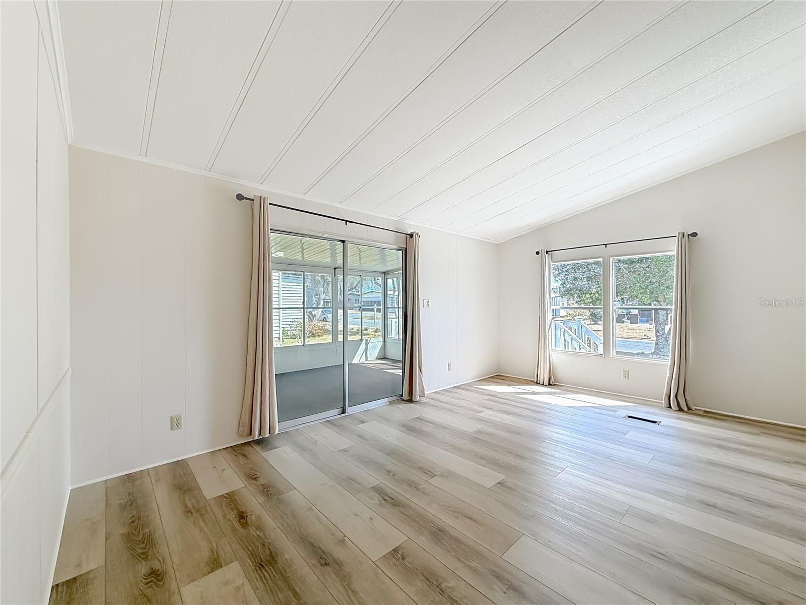 Image 10 of 28 For 741 Royal Palm Avenue