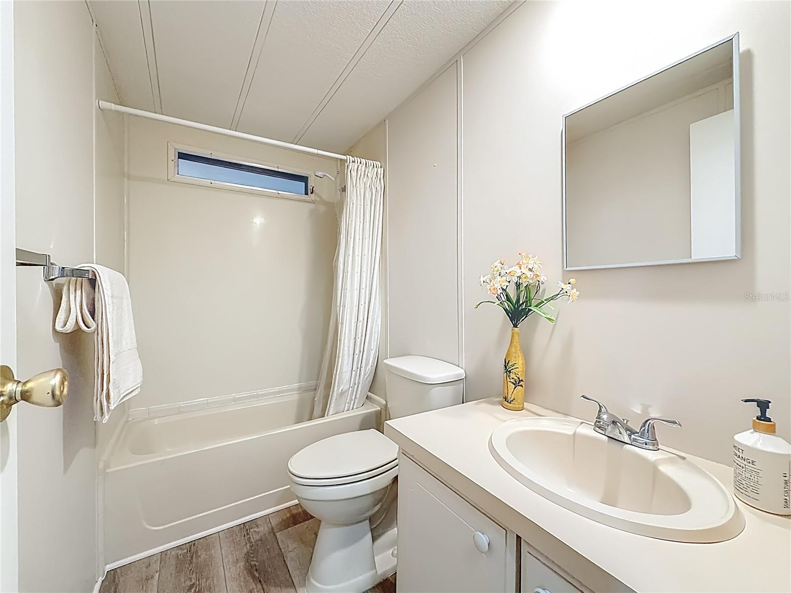 Image 18 of 28 For 741 Royal Palm Avenue