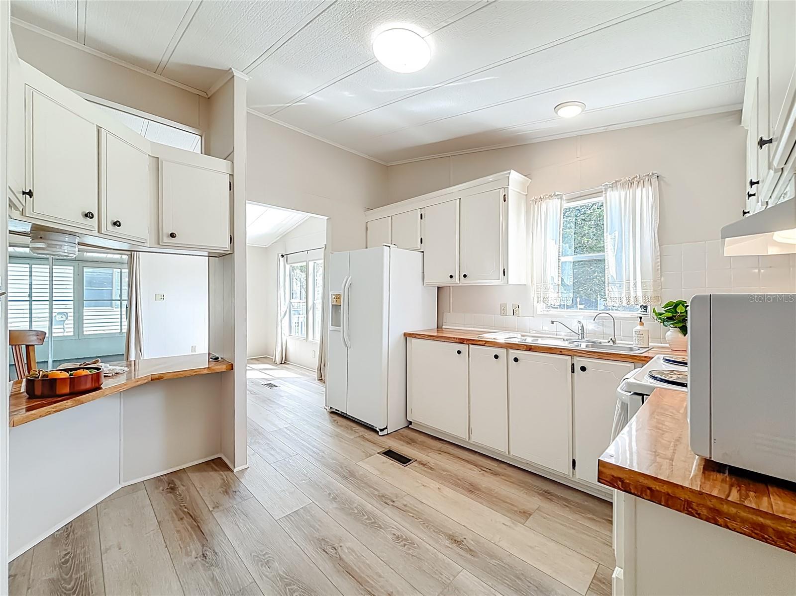 Image 6 of 28 For 741 Royal Palm Avenue