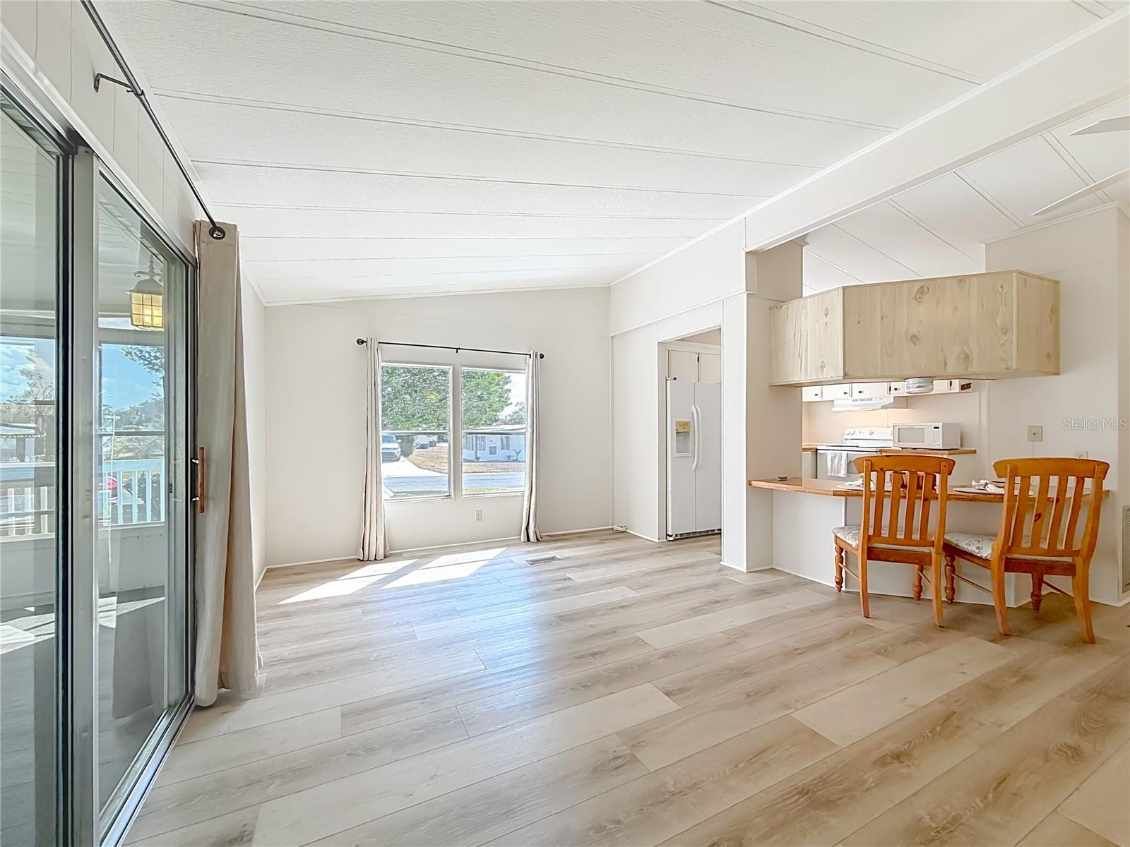 Image 9 of 28 For 741 Royal Palm Avenue